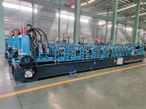 machine de formage de rouleaux de pannes CZ, machine de fabrication de pannes CZ, machine de pannes C/Z, machine de formage de rouleaux de pannes en acier, machine de formage de rouleaux de pannes C, prix de la machine de formage de rouleaux de pannes CZ, fabricants de machines de formage de rouleaux de pannes CZ, 
